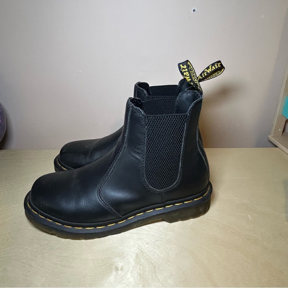 Dr Martens Chelsea Boots size 7 women’s